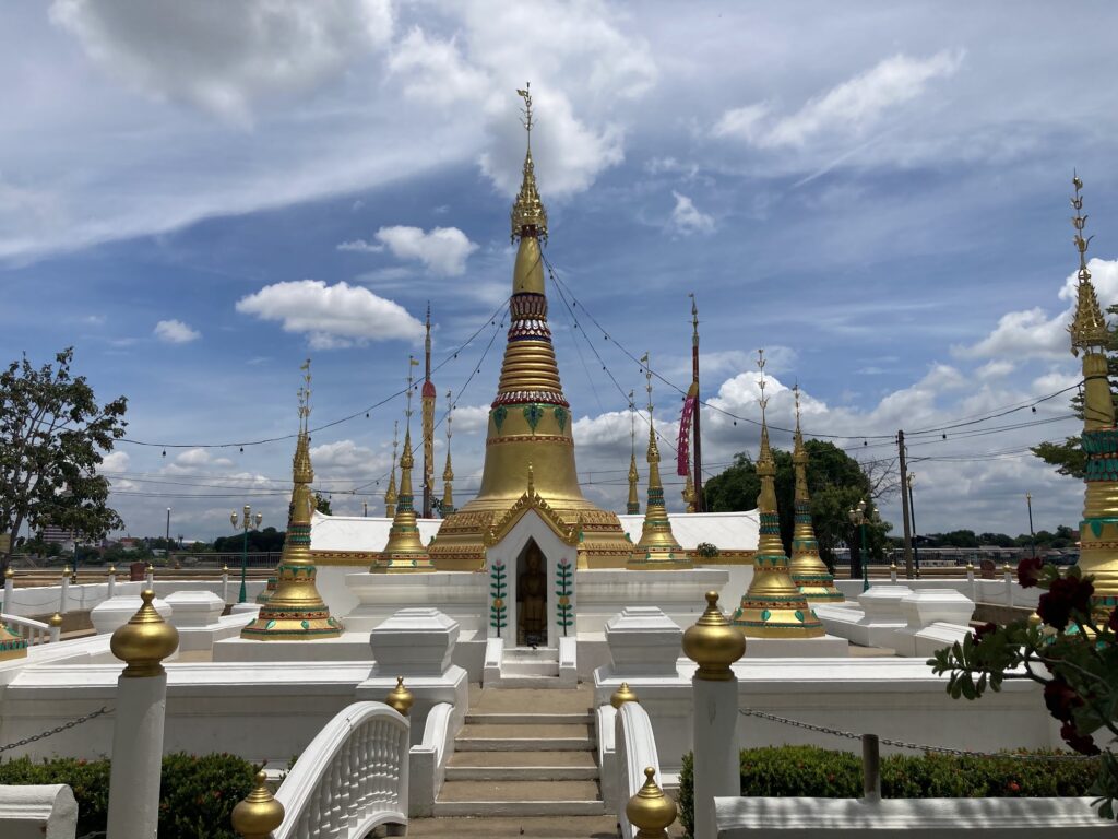 Travel like the wind : Suchart Choolee