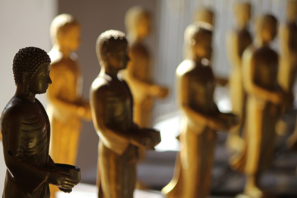 The "Hae Pha Phra Bot" Procession: A Legacy of Enduring Faith and Spiritual Roots Travel like the wind : Suchart choolee