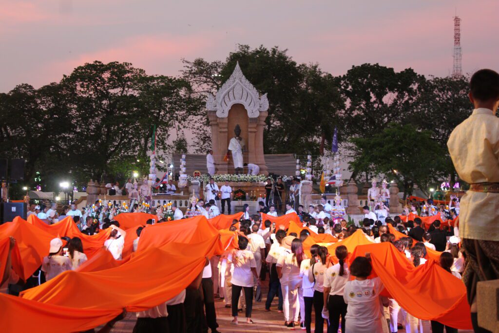 The "Hae Pha Phra Bot" Procession: A Legacy of Enduring Faith and Spiritual Roots Travel like the wind : Suchart choolee