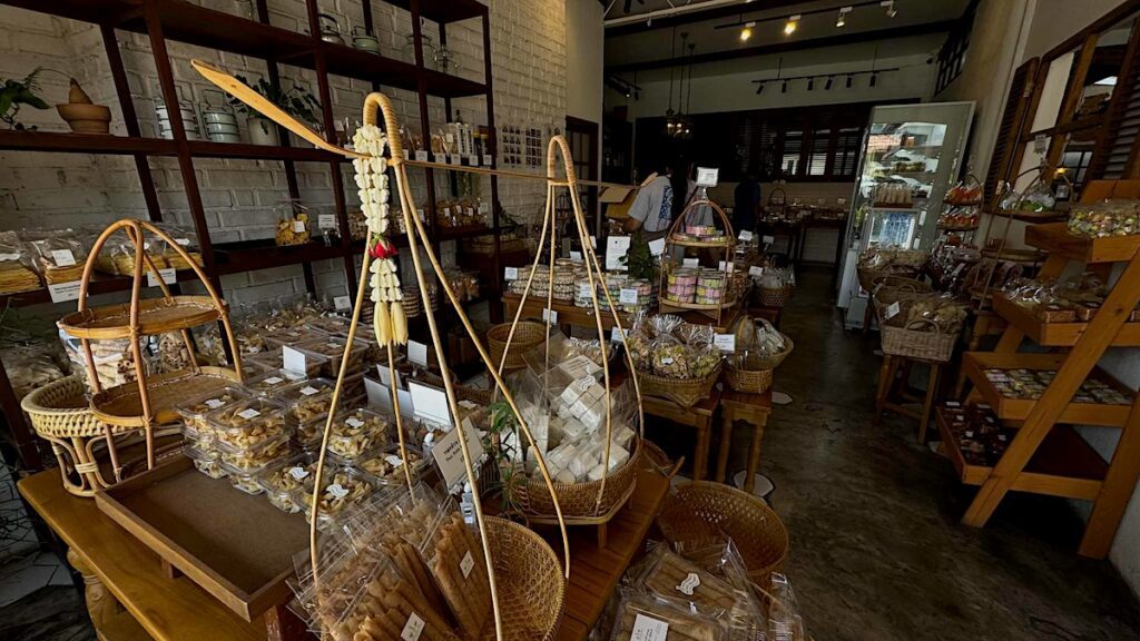 Baan Kao Nhom – A Thai dessert café offering traditional sweets and snacks.
