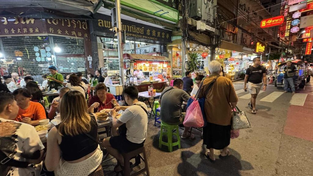 Yaowarat Road at night – The vibrant heart of Bangkok’s Chinatown with bustling street food.