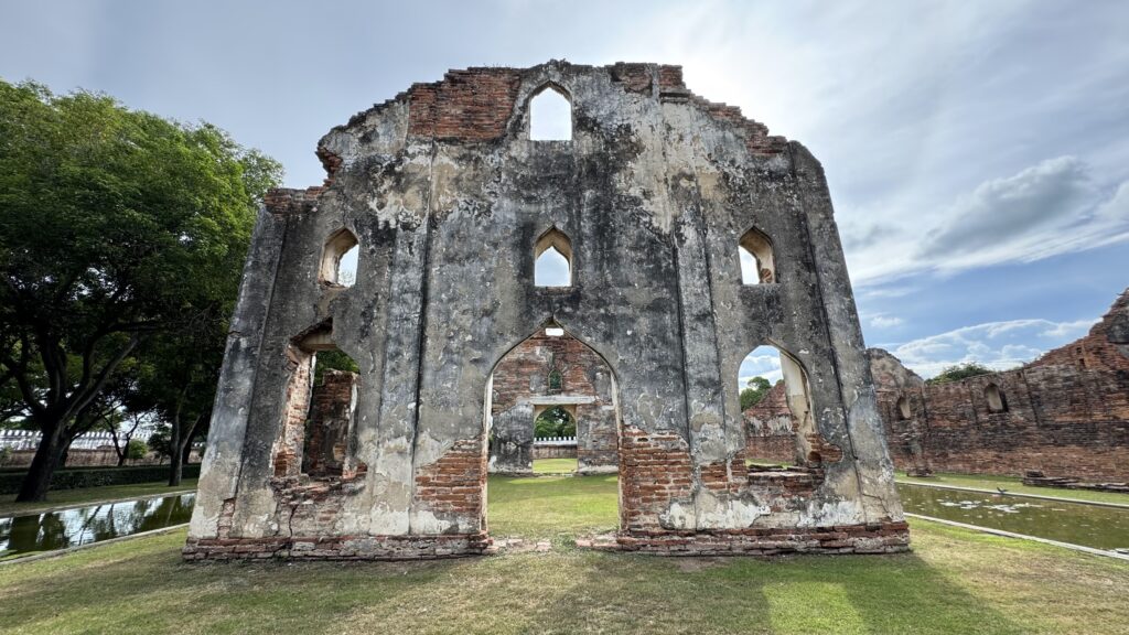 King Narai’s Palace, French Ambition, and Persian Diplomacy in Ayutthaya-Era Lopburi
